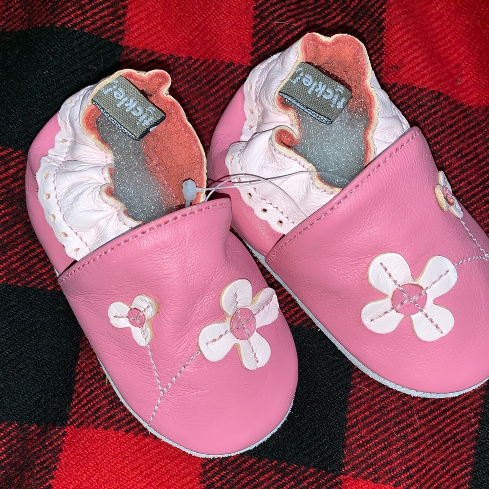 Crib shoes